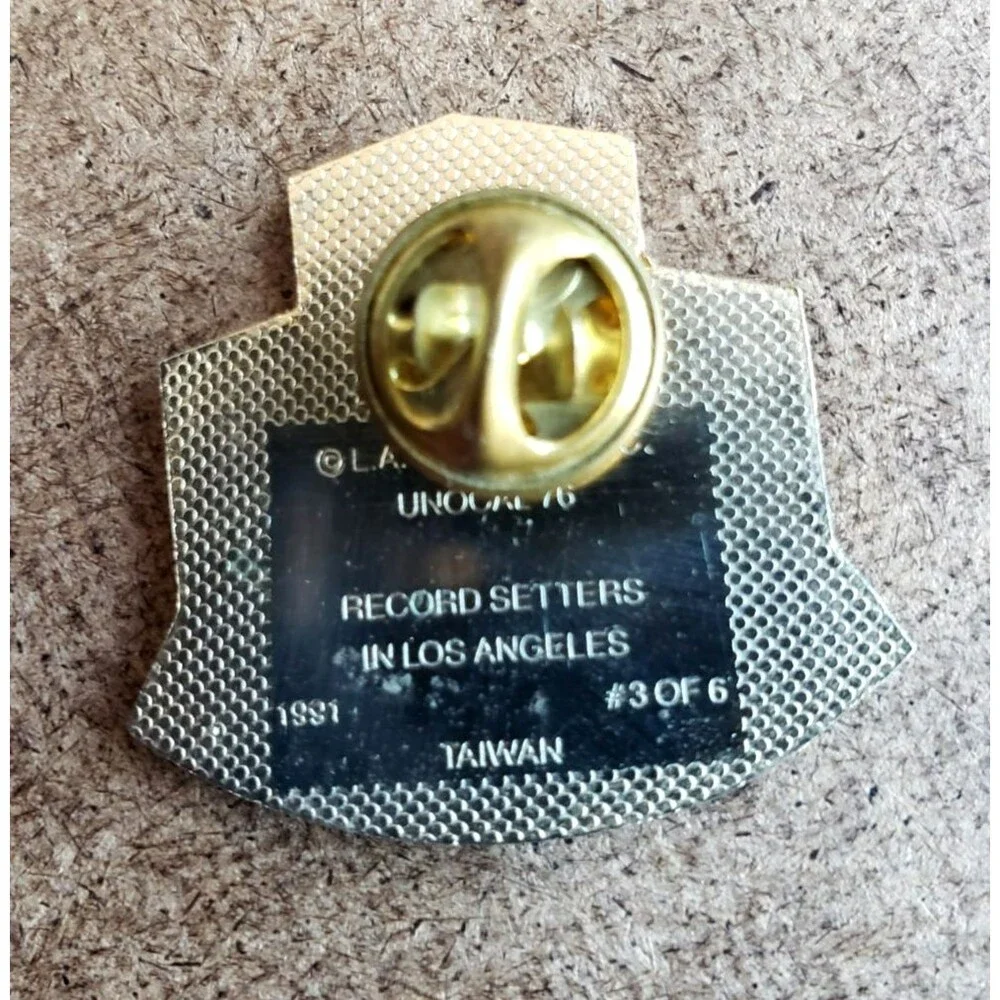 UNOCAL 76 GOLD PIN 3 RECORD SETTERS IN LOS ANGELES VALENZUELA DRYSDALE HERSHISER